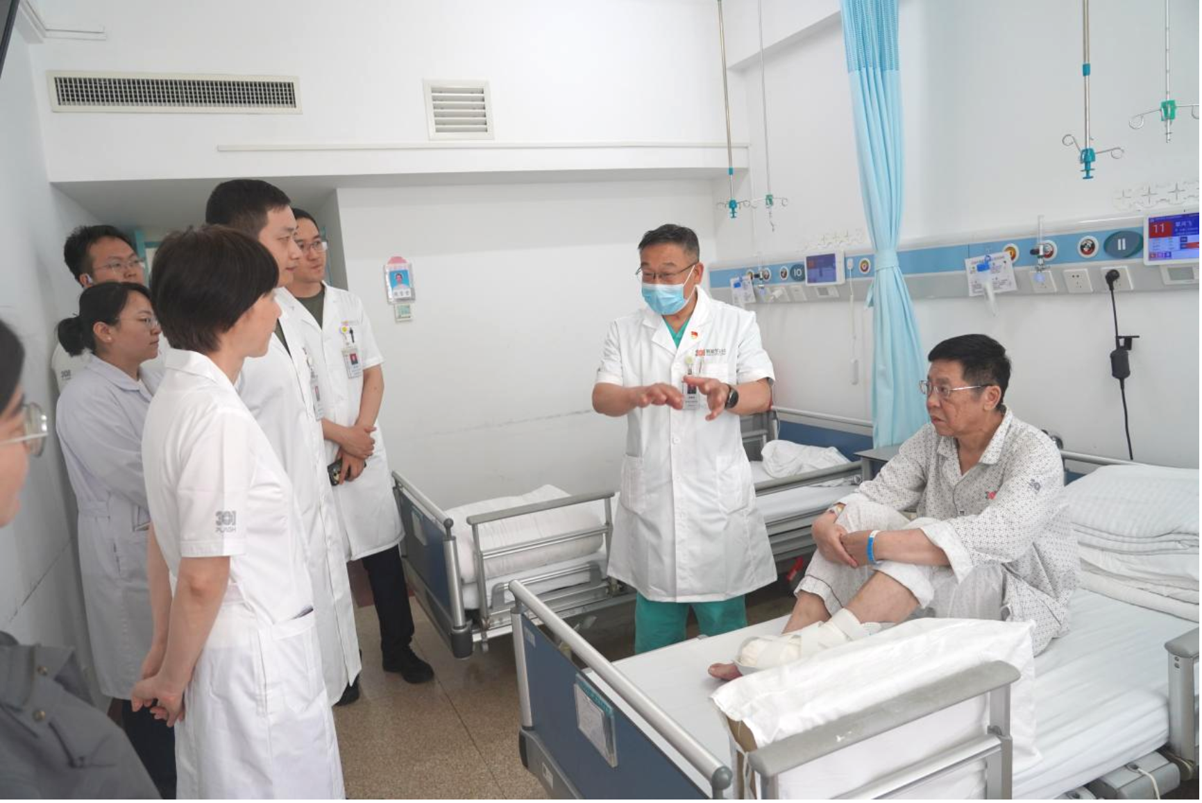 白小姐论坛